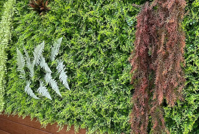Tendencias de jardines verticales artificiales para chalets, terrazas, áticos