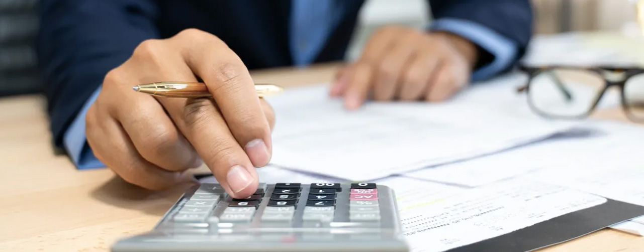 ¿Cuánto suele cobrar un abogado por consulta?