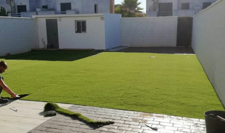 Tendencias actuales en decoración de jardines con materiales sintéticos y naturales