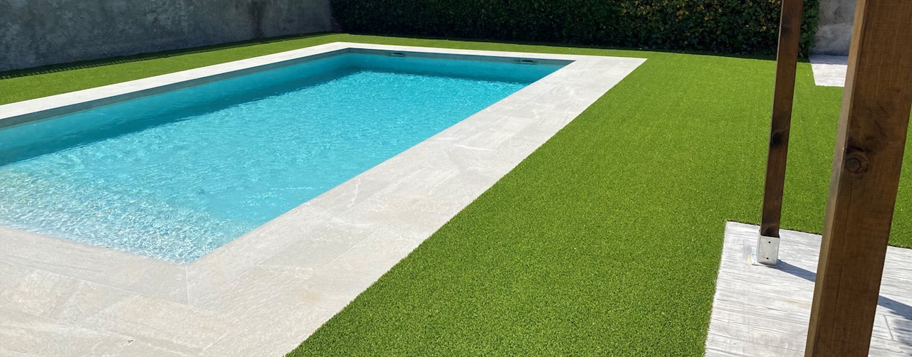 ¿El césped artificial es adecuado para una zona de piscina? ¿El césped artificial es adecuado para una zona de piscina?
